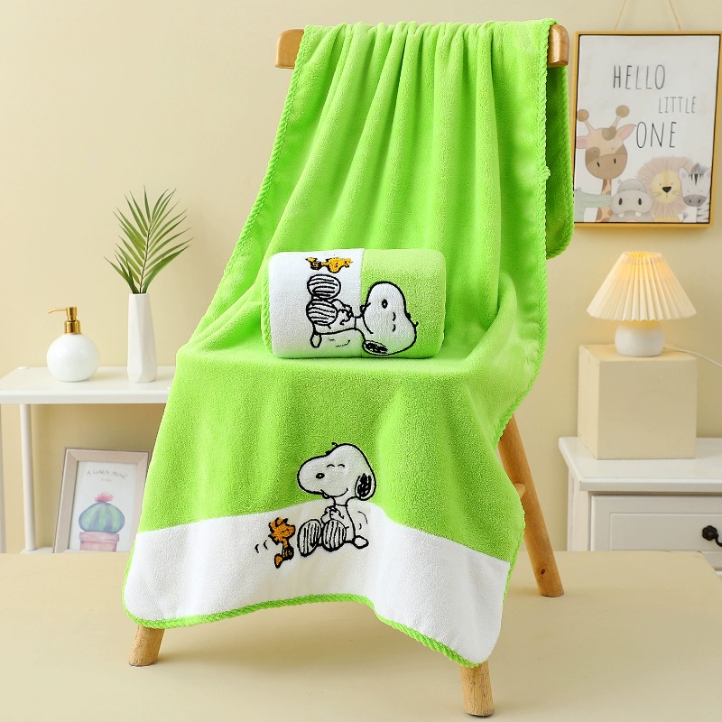 Travel Accessories As Gifts - Weiches Korallenfleece-Snoopy-Badetuch, tragbares Reise-Gesichtstuch, niedliches Cartoon-Accessoire,